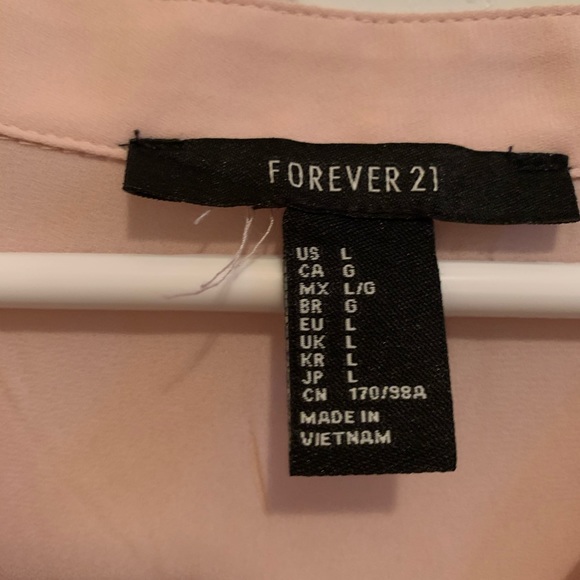 blouse - Picture 3 of 3